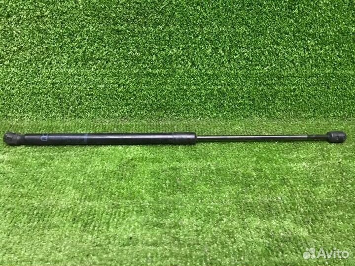 Амортизатор крышки багажника правый Mazda 3 BK (20