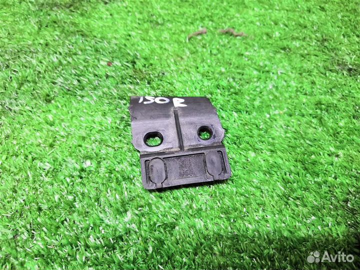 Кронштейн (сопут. товар) Audi A5 /S5 Coupe/Sportb