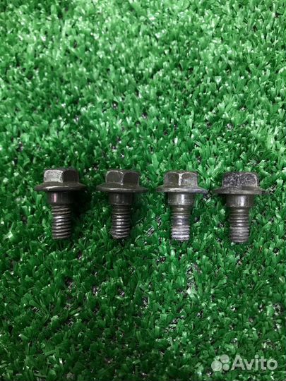 Болты крепления пола Sym Orbit 50