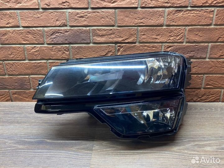 Фара левая Skoda Karoq Галоген Оригинал