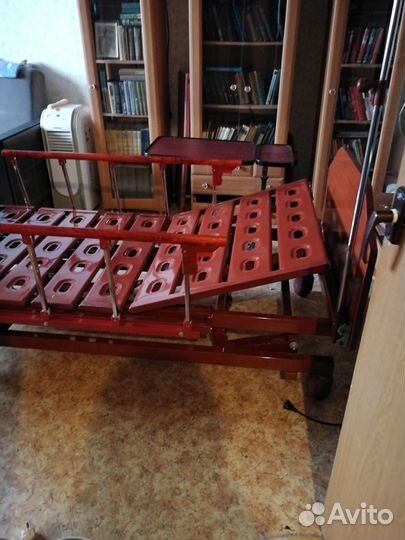 Медицинская кровать для лежачих больных