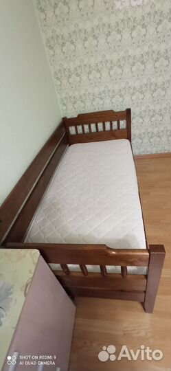 Кровать из массива дерева
