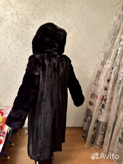 Шуба норковая с капюшоном длинная
