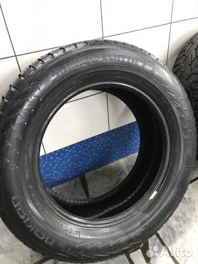 Nokian Tyres Hakkapeliitta 7 215/60 R16