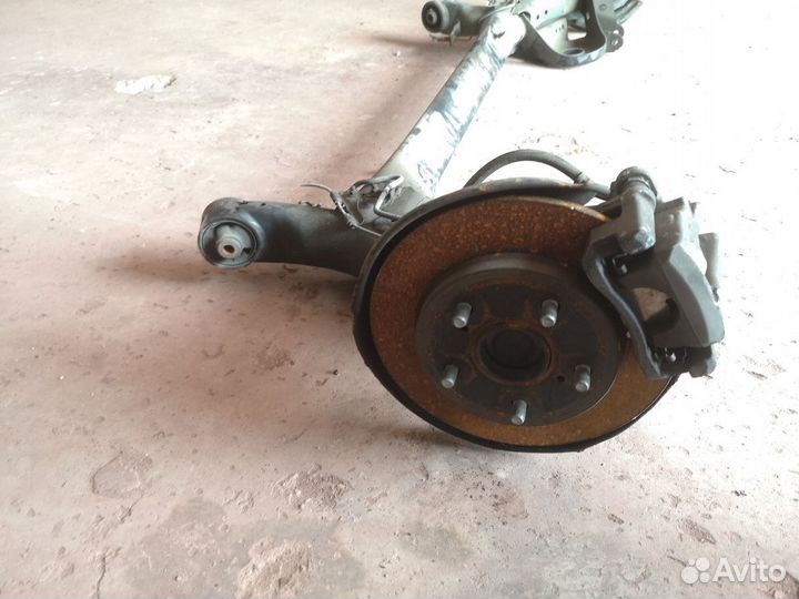 Балка подвески задняя toyota auris 2008 год