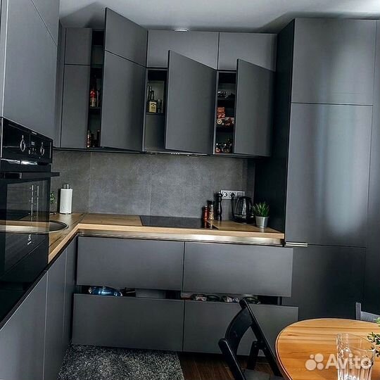 Кухня до потолка