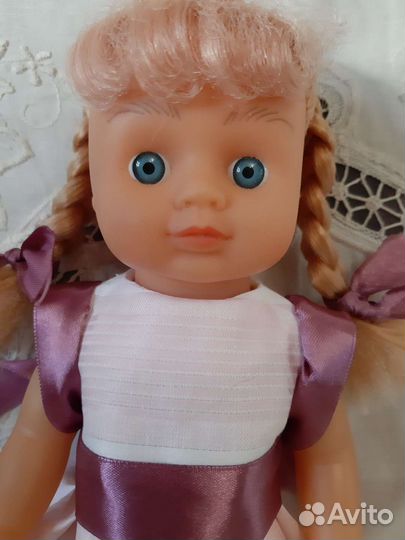 Кукла поющая