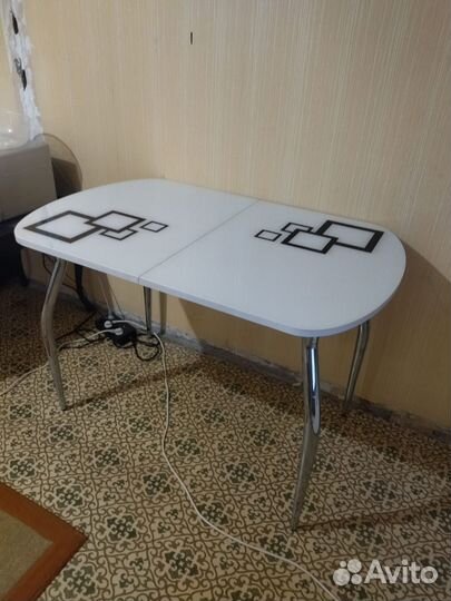 Продам стол кухонный стеклянный