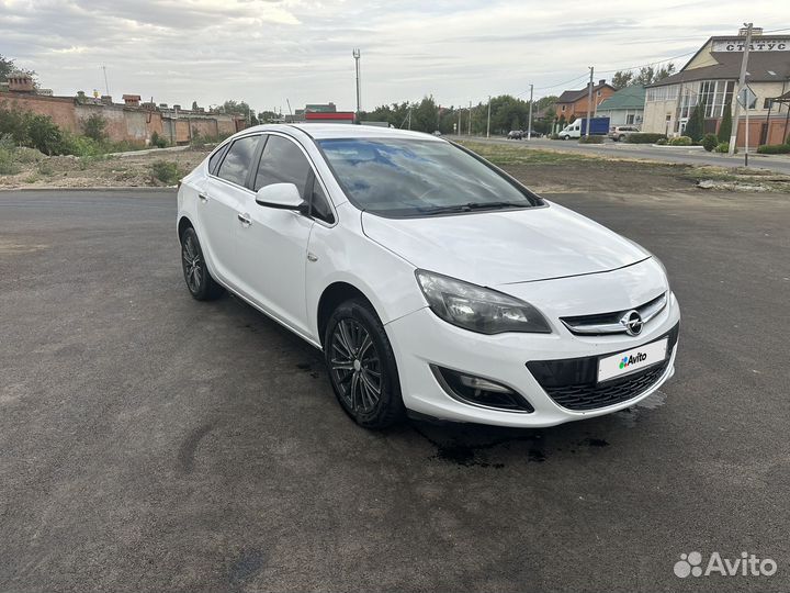 Opel Astra, 2013