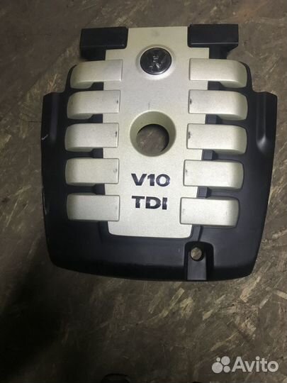 Декоротивная крышка двигателя 4.9 туарег