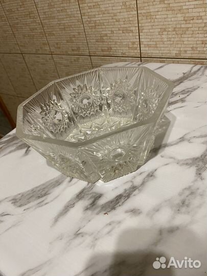 Большая хрустальная ваза