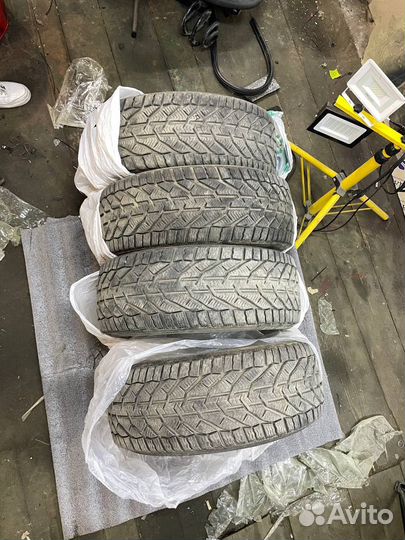 Kormoran Snow 215/45 R17