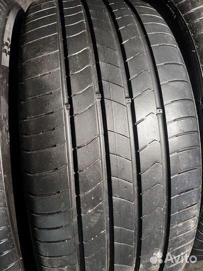 Kumho Ecsta HS51 235/45 R18