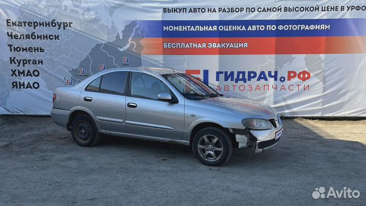 Ремень безопасности задний правый Nissan Almera (N