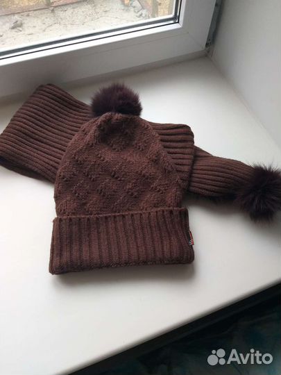 Шапка с шарфом женская