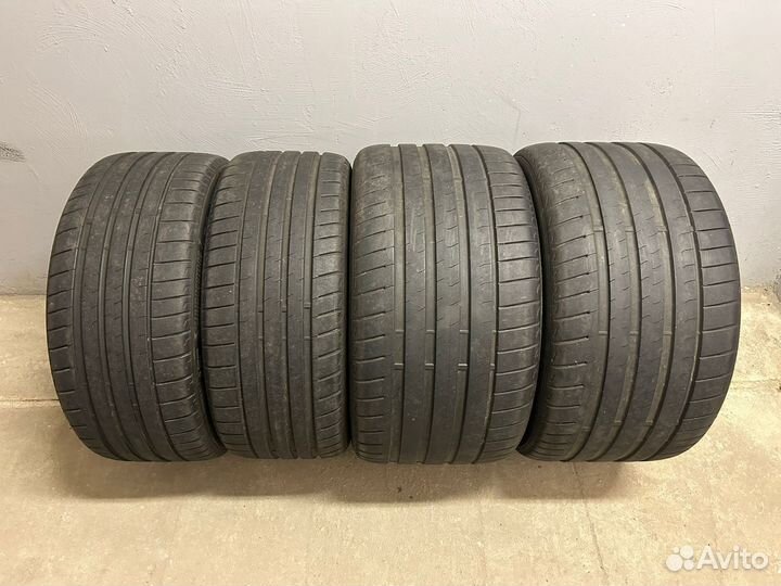 Bridgestone Potenza Sport 235/35 R19 и 305/30 R19 102Y