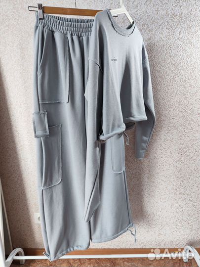 Трикотажный спортивный костюм. Новый