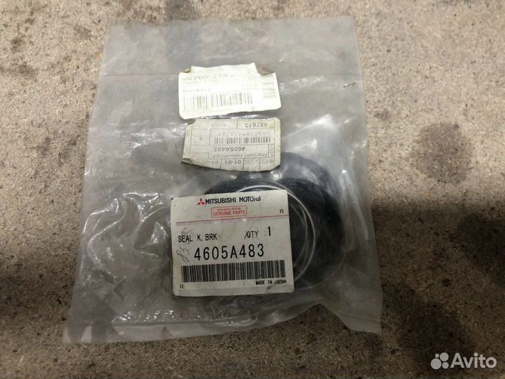 Ремкомплект переднего суппорта Mitsubishi Pajero