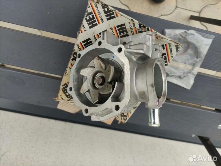 Помпа, водяной насос Subaru Forester/Impreza