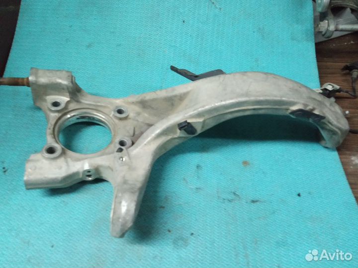 Кулак поворотный Honda Legend