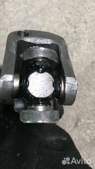 Рулевой карданчик Volkswagen Golf 5