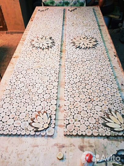 Панно из можжевельника