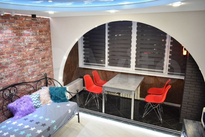 2-к. квартира, 65 м², 4/10 эт.