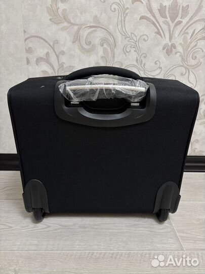 Чемодан на колесах
