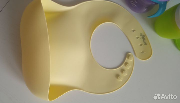 Нагрудник силиконовый детский