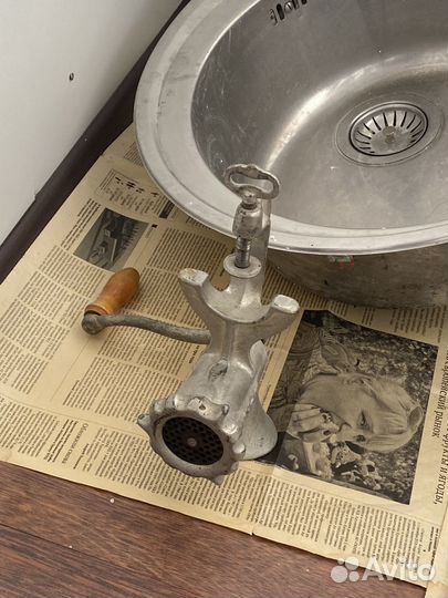 Мясорубка ручная чугунная