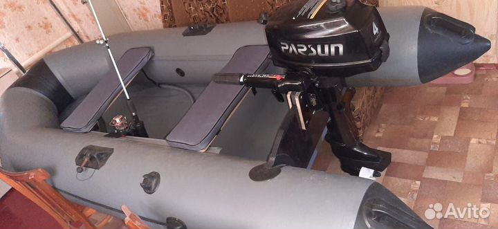 Надувная лодка с мотором