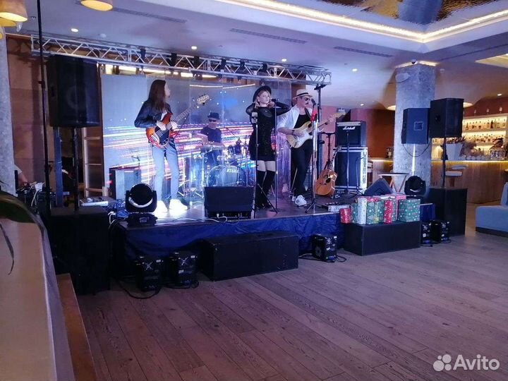 Сабвуферы JBL