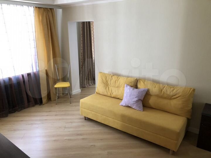 2-к. квартира, 40 м², 1/3 эт.