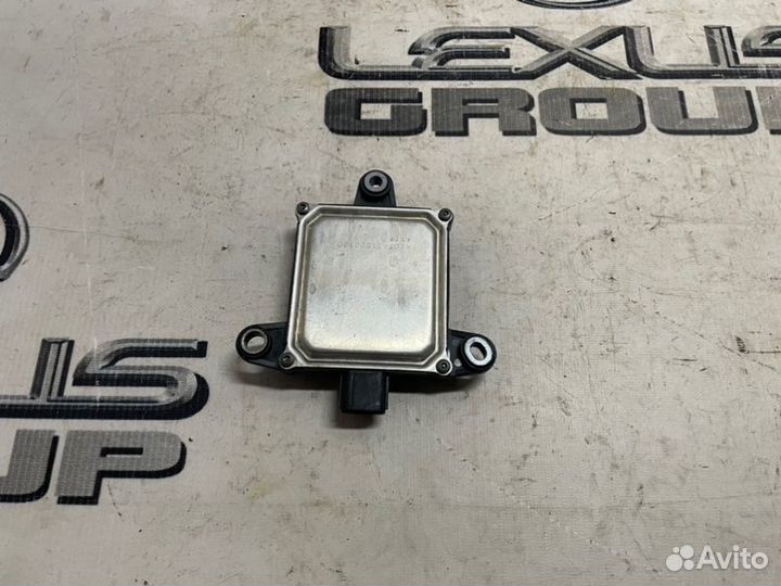 Датчик мертвых зон Lexus RX200t