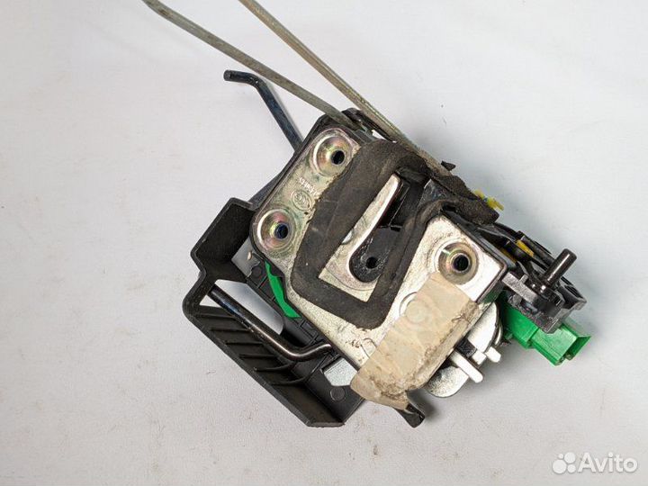 Замок двери задний левый Hyundai Solaris седан