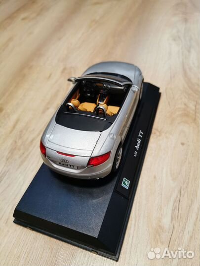 Audi TT Roadster 1:24 Cararama