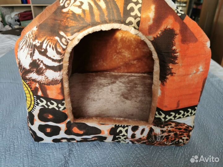 Домик для кошек и собак