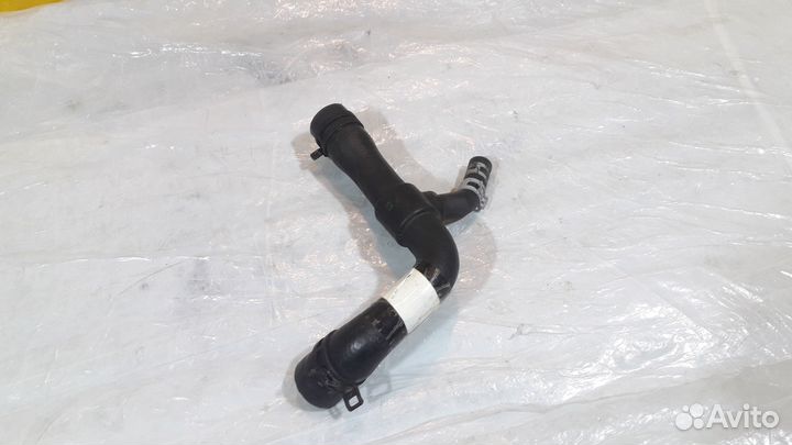 Патрубок охлаждения Mercedes W212 W204 W207