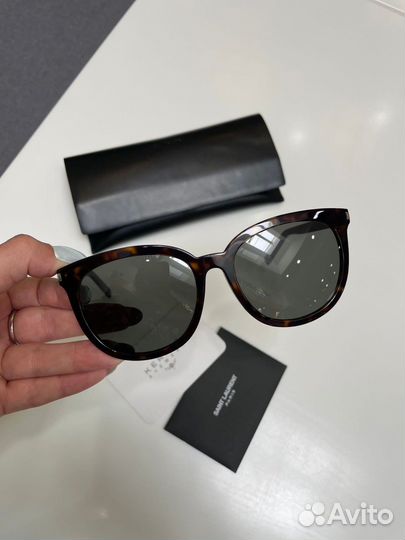 Солнцезащитные очки ysl