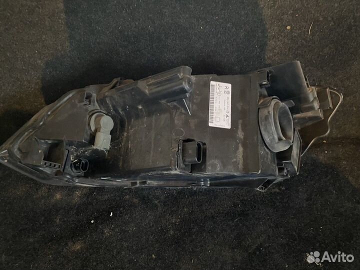 Фара передняя правая Поло 5 Volkswagen Polo