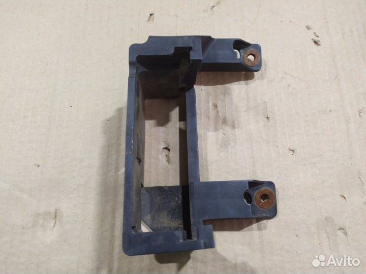 Кронштейн Skoda Octavia A7 CWV 2014