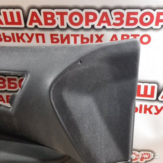 Обшивка боковой двери передняя левая Nissan