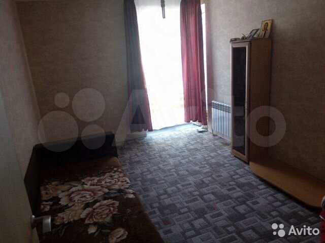 Комната 14 м² в 4-к., 1/2 эт.