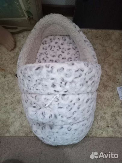 Лежанка для кошек