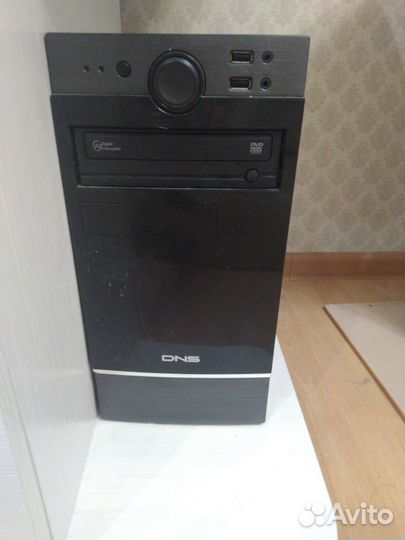 Письменный/ компьютерный стол