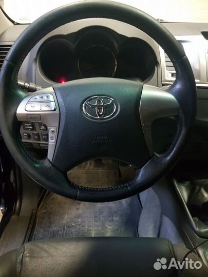 Подушка безопасности водителя в руль Toyota Hilux