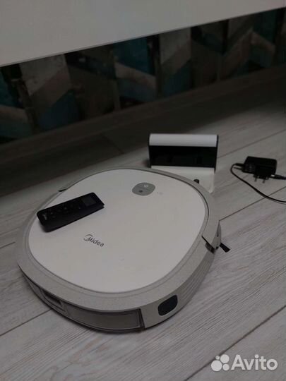 Робот пылесос midea