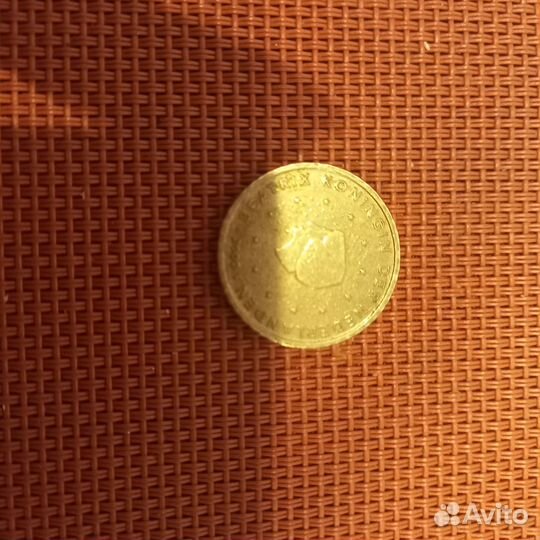 Продаю монету 50 центов 2000 года