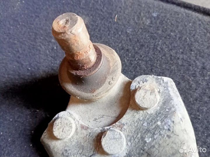 Рычаг подвески передний левый Peugeot 208 2013