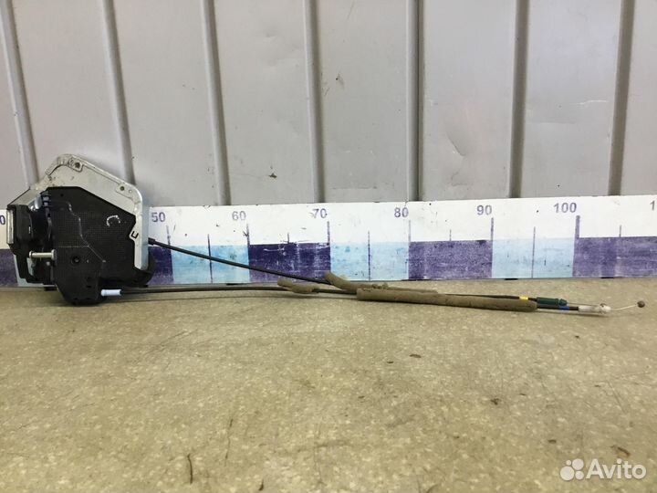 Замок двери задней правой Toyota Land Cruiser (150